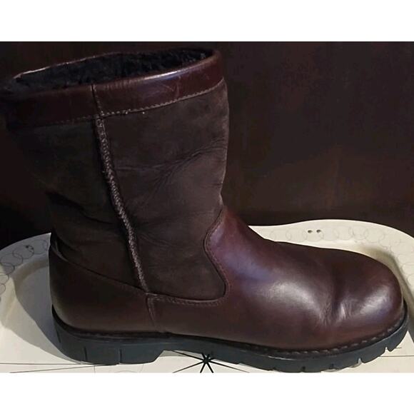 UGG Australia Brown Leather / Suede sheepskin Shearling Lined Boots 5485 Men's 9 - Picture 6 of 10
